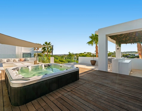 Villa for sale in Nueva Andalucia, Marbella