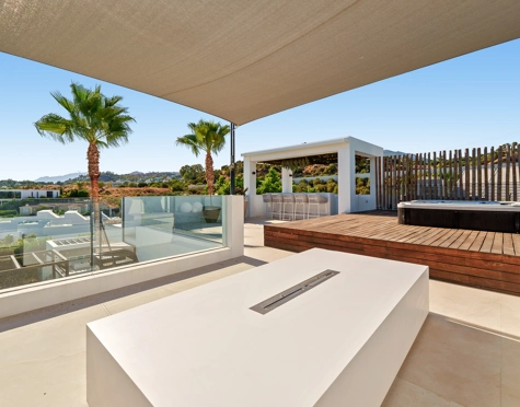 Villa for sale in Nueva Andalucia, Marbella