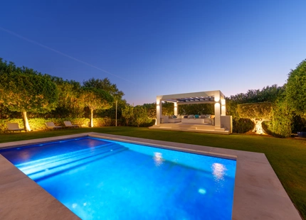 VILLA CONTEMPORÁNEA EN COMUNIDAD PRIVADA DE NUEVA ANDALUCIA