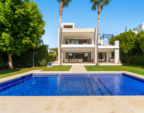 Villa for sale in Nueva Andalucia, Marbella