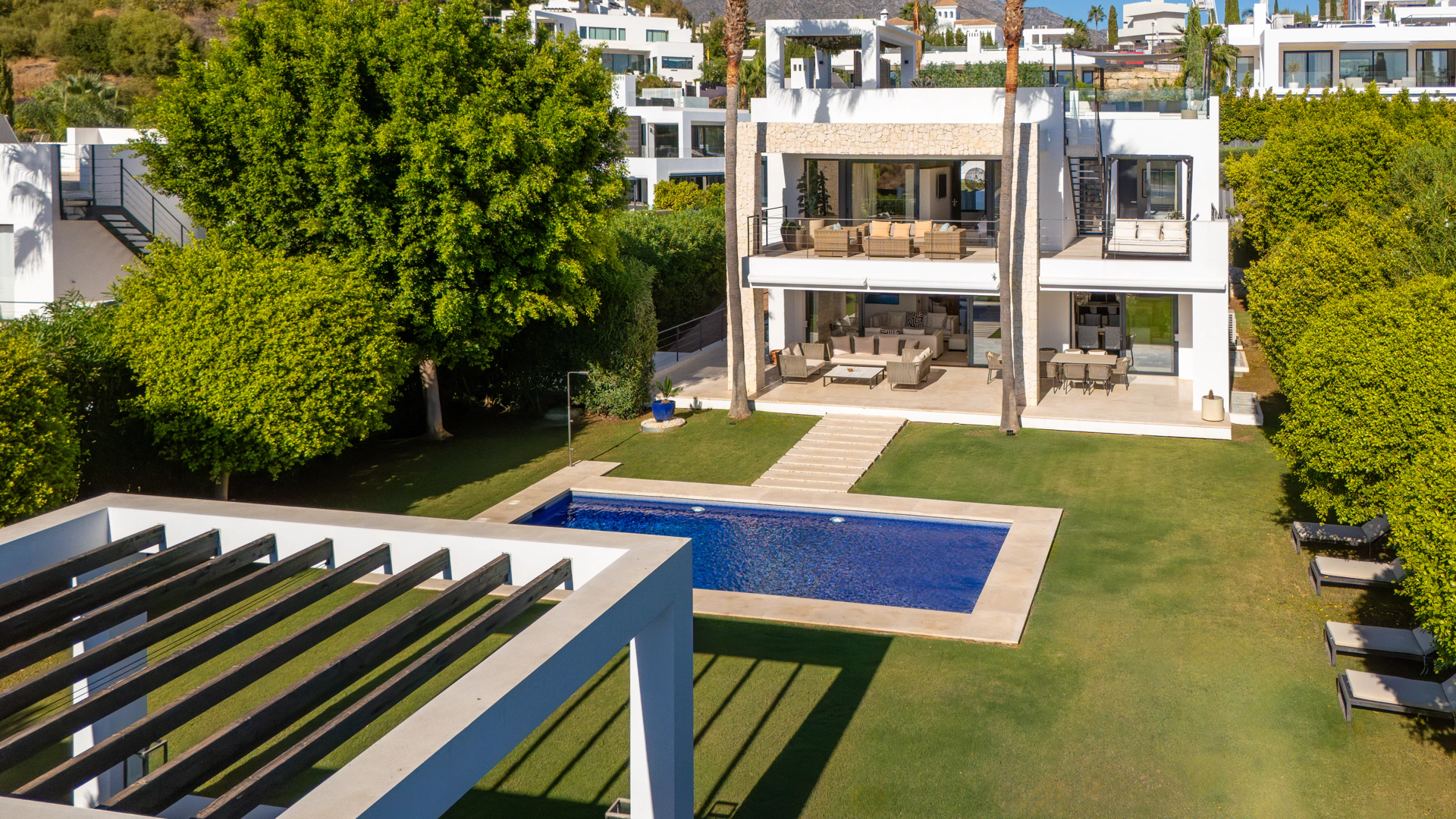 Villa en venta en Nueva Andalucia, Marbella