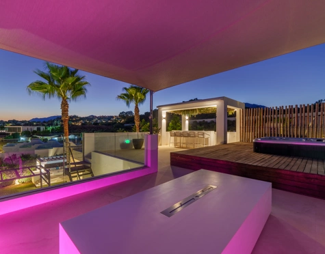 Villa for sale in Nueva Andalucia, Marbella