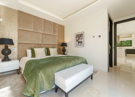 VILLA CONTEMPORÁNEA EN COMUNIDAD PRIVADA DE NUEVA ANDALUCIA