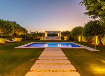 VILLA CONTEMPORÁNEA EN COMUNIDAD PRIVADA DE NUEVA ANDALUCIA