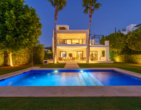 Villa for sale in Nueva Andalucia, Marbella