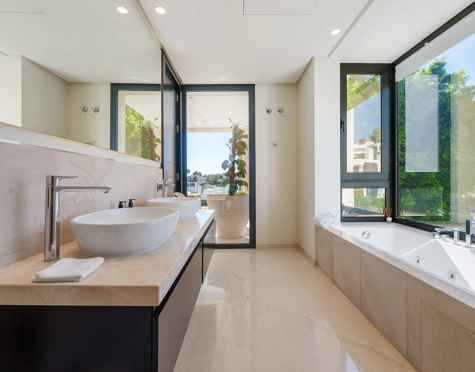 Villa for sale in Nueva Andalucia, Marbella
