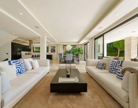 Villa for sale in Nueva Andalucia, Marbella