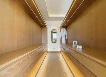 VILLA CONTEMPORÁNEA EN COMUNIDAD PRIVADA DE NUEVA ANDALUCIA