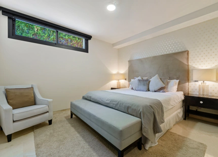 VILLA CONTEMPORÁNEA EN COMUNIDAD PRIVADA DE NUEVA ANDALUCIA