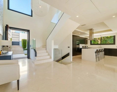Villa for sale in Nueva Andalucia, Marbella