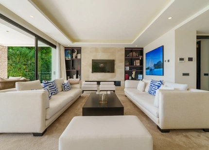VILLA CONTEMPORÁNEA EN COMUNIDAD PRIVADA DE NUEVA ANDALUCIA