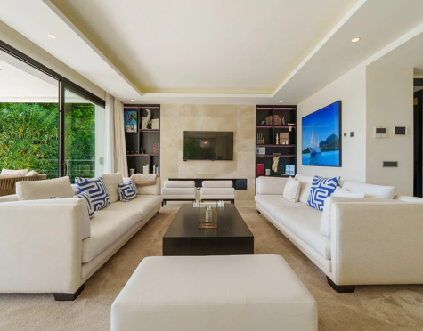 Villa for sale in Nueva Andalucia, Marbella