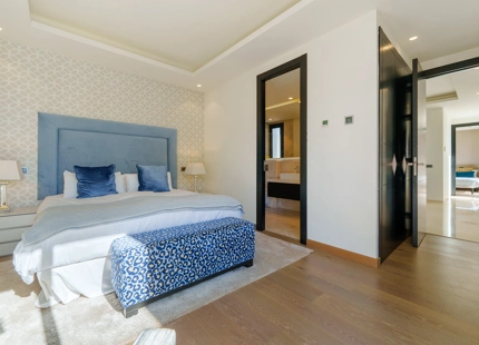 VILLA CONTEMPORÁNEA EN COMUNIDAD PRIVADA DE NUEVA ANDALUCIA
