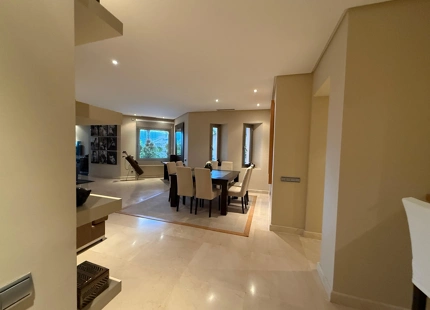 ELEGANTE APARTAMENTO ORIENTADO AL SUR EN ALQUILER EN SIERRA BLANCA