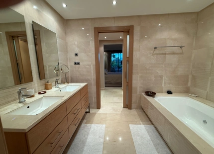 ELEGANTE APARTAMENTO ORIENTADO AL SUR EN ALQUILER EN SIERRA BLANCA