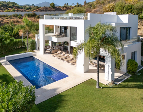 Villa for sale in Nueva Andalucia, Marbella