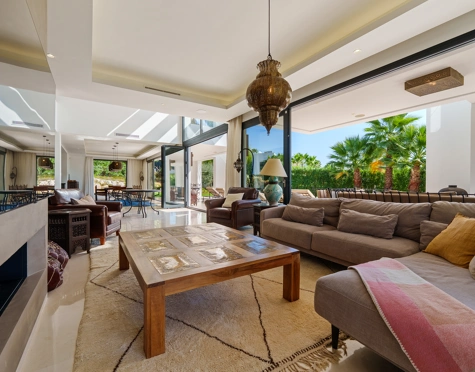 Villa for sale in Nueva Andalucia, Marbella