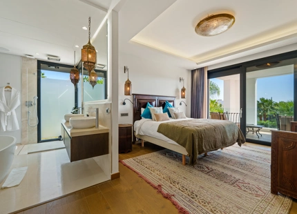 ELEGANT MEDITERRANEAN VILLA IN NUEVA ANDALUCIA