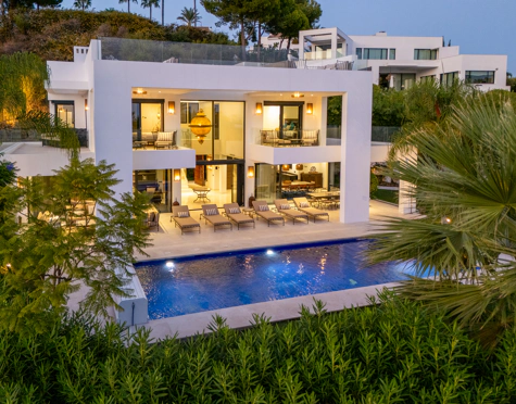Villa for sale in Nueva Andalucia, Marbella