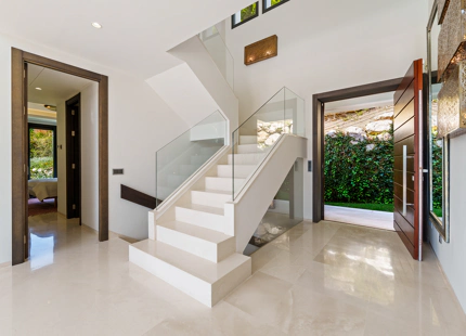 ELEGANT MEDITERRANEAN VILLA IN NUEVA ANDALUCIA