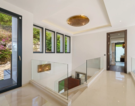 Villa for sale in Nueva Andalucia, Marbella