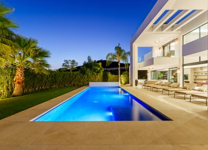 ELEGANT MEDITERRANEAN VILLA IN NUEVA ANDALUCIA