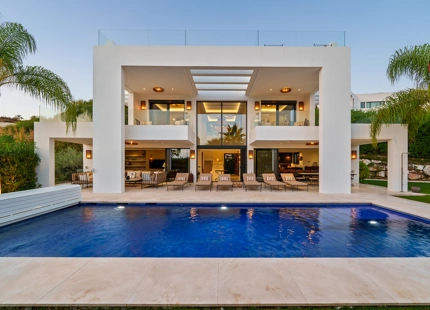 ELEGANT MEDITERRANEAN VILLA IN NUEVA ANDALUCIA