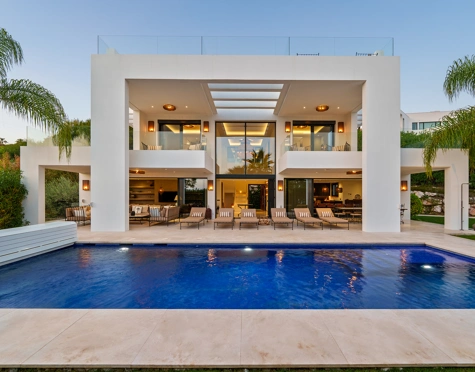 Villa for sale in Nueva Andalucia, Marbella