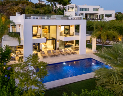 Villa for sale in Nueva Andalucia, Marbella