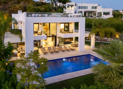 ELEGANT MEDITERRANEAN VILLA IN NUEVA ANDALUCIA