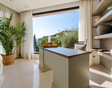 Villa for sale in Nueva Andalucia, Marbella