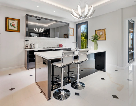 Villa en venta en La Alqueria, Benahavis