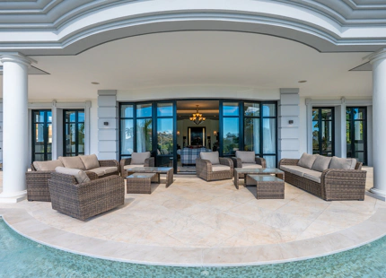 ELEGANTE VILLA CLÁSICA CON VISTAS PANORÁMICAS AL MAR Y AL GOLF EN LA ALQUERÍA