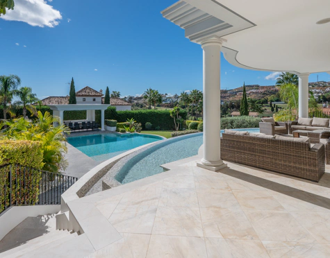 Villa en venta en La Alqueria, Benahavis