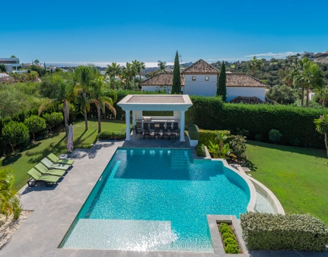 Villa en venta en La Alqueria, Benahavis
