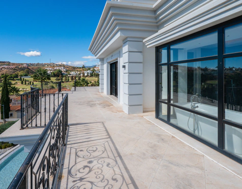 Villa en venta en La Alqueria, Benahavis