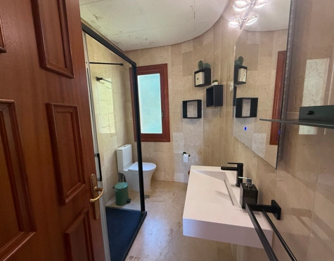 ELEGANT SOUTH FACING APARTMENT WITH GOLF VIEWS IN NUEVA ANDALUCIA