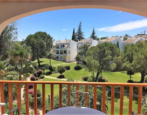ELEGANT SOUTH FACING APARTMENT WITH GOLF VIEWS IN NUEVA ANDALUCIA
