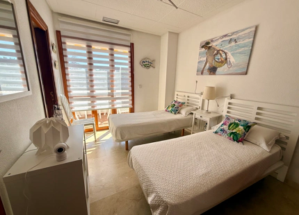 ELEGANTE APARTAMENTO ORIENTADO AL SUR CON VISTAS AL GOLF EN NUEVA ANDALUCIA