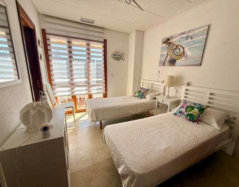 ELEGANT SOUTH FACING APARTMENT WITH GOLF VIEWS IN NUEVA ANDALUCIA