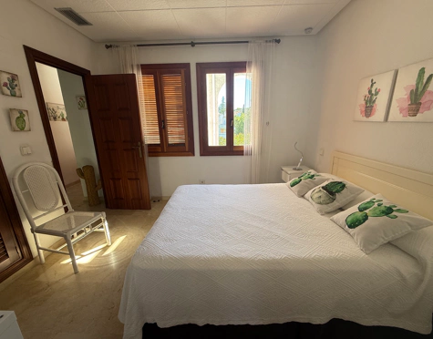 ELEGANT SOUTH FACING APARTMENT WITH GOLF VIEWS IN NUEVA ANDALUCIA