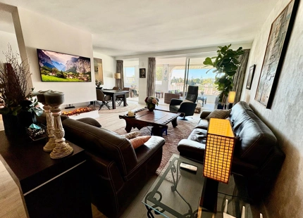 ELEGANT APARTMENT WITH COVERED TERRACE IN LA QUINTA, BENAHAVÍS