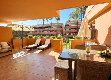 APARTAMENTO DE 2 DORMITORIOS FRENTE A LA PLAYA CON AMPLIA TERRAZA EN VENTA EN PUERTO BANÚS