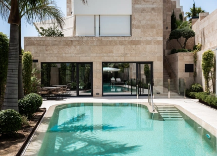 EXCEPTIONAL APARTMENT WITH SPACIOUS TERRACE AND STUNNING VIEWS IN LA QUINTA