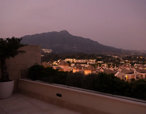 Apartment for sale in Grand View, Benahavis