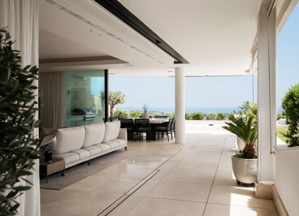 EXCEPTIONAL APARTMENT WITH SPACIOUS TERRACE AND STUNNING VIEWS IN LA QUINTA