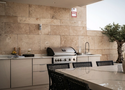 EXCEPTIONAL APARTMENT WITH SPACIOUS TERRACE AND STUNNING VIEWS IN LA QUINTA