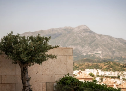 EXCEPTIONAL APARTMENT WITH SPACIOUS TERRACE AND STUNNING VIEWS IN LA QUINTA