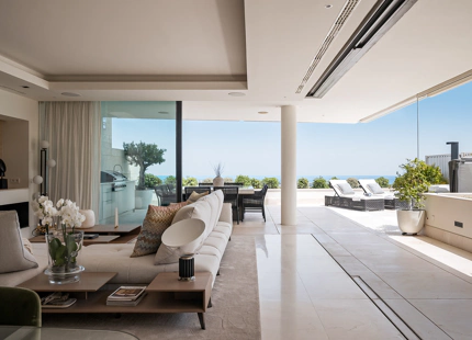EXCEPTIONAL APARTMENT WITH SPACIOUS TERRACE AND STUNNING VIEWS IN LA QUINTA