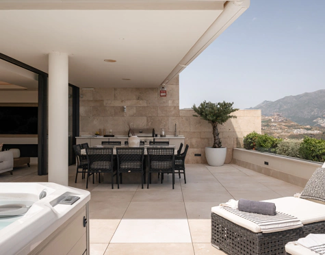 Apartment for sale in Grand View, Benahavis